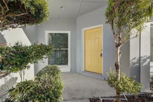 3825 LAKE WARREN DR, ORLANDO, FL 32812 Sold 03/15/23