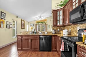 11033 CRYSTAL GLEN BLVD, ORLANDO, FL 32837 Sold 01/17/23