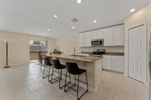 317 Citrus Pointe Dr, Davenport, FL 33837, Sold 01/13/23