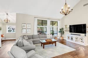933 Versailles Cir, Maitland, FL 32751, Sold 12/12/22