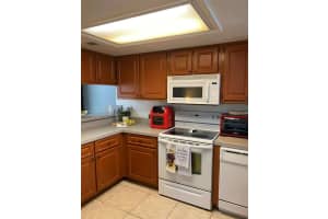 668 SAINT JOHNS CT #S, WINTER PARK, FL 32792 Sold 12/06/22