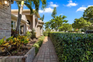 2702 BARROW DR, MERRITT ISLAND, FL 32952 Sold 01/05/23