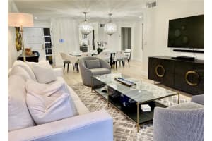 100 S INTERLACHEN AVE #501C, WINTER PARK, FL 32789 Sold 11/29/22