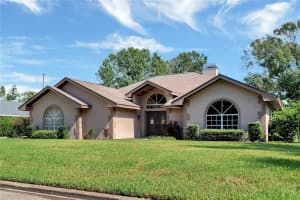 709 LAKE ELOISE PL, WINTER HAVEN, FL 33884 Sold 01/11/23