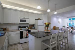 607 ELMHURST CT, KISSIMMEE, FL 34744 Sold 04/28/23