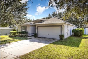2442 FOXHOLLOW RD, TAVARES, FL 32778 Sold 01/04/23