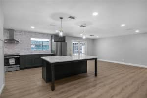 212 VALENCIA CT, WINTER GARDEN, FL 34787 Sold 02/17/23
