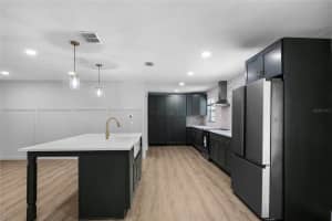 212 VALENCIA CT, WINTER GARDEN, FL 34787 Sold 02/17/23