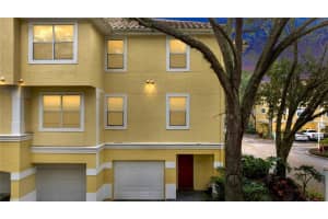 2424 LEGACY LAKE DR #2424, MAITLAND, FL 32751 Sold 01/09/23