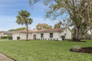 8621 Granada Blvd, Orlando, FL 32836, Sold 01/23/23