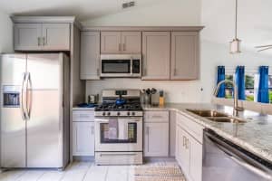 3253 HUNTWICKE BLVD, DAVENPORT, FL 33837 Sold 04/28/23
