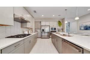 2337 EMERALD SPRINGS DR #81, APOPKA, FL 32712 Sold 03/31/23
