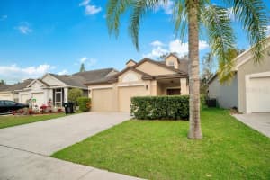 2518 WOODS EDGE CIR, ORLANDO, FL 32817 Sold 02/02/23