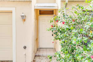 684 W CRANES CIR, ALTAMONTE SPRINGS, FL 32701 Sold 12/30/22