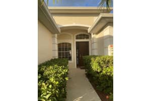 22927 BAY CEDAR DR, LAND O LAKES, FL 34639 Sold 03/17/23