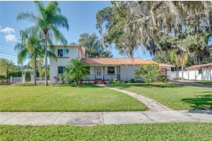 1211 PARK PL, MOUNT DORA, FL 32757 Sold 01/31/23