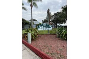 2413 HARBOR TOWN DR, KISSIMMEE, FL 34744 Sold 03/29/23