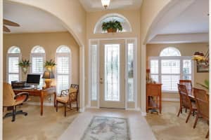 3732 BAYSHORE CIR, TAVARES, FL 32778 Sold 03/31/23