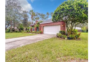 305 BLUE STONE CIRCLE, WINTER GARDEN, FL 34787 Sold 02/21/23