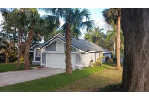 917 SUMMER LAKES DRIVE, ORLANDO, FL 32835 Sold 04/04/23
