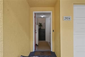 2924 SHADOW VIEW CIRCLE, MAITLAND, FL 32751 Sold 04/21/23