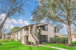 2918 ANTIQUE OAKS CIRCLE, WINTER PARK, FL 32792 Sold 02/24/23