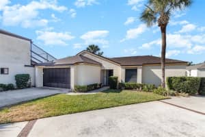 1921 SYCAMORE CIRCLE, TAVARES, FL 32778 Sold 04/05/23