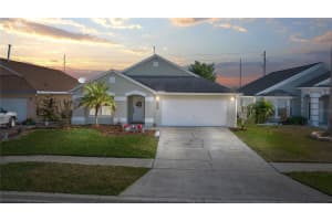 15904 AUTUMN GLEN AVENUE, CLERMONT, FL 34714 Sold 02/21/23