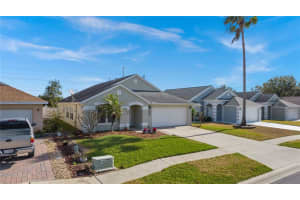 15904 AUTUMN GLEN AVENUE, CLERMONT, FL 34714 Sold 02/21/23