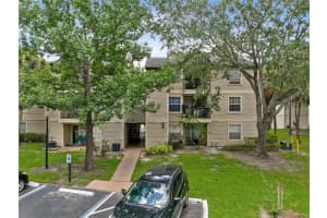 1916 LAKE ATRIUMS CIRCLE, ORLANDO, FL 32839 Sold 02/21/23