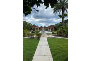 5500 METROWEST BOULEVARD, ORLANDO, FL 32811 Sold 12/01/23