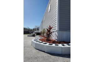 214 1ST STREET, ORLANDO, FL 32824 Sold 04/28/23