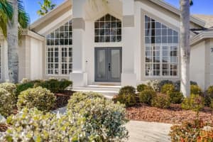 7995 CANYON LAKE CIRCLE, ORLANDO, FL 32835 Sold 03/29/23