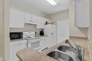 200 SOUTHERN PECAN CIRCLE, WINTER GARDEN, FL 34787 Sold 04/12/23