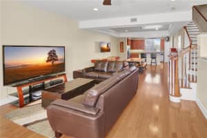 532 COPLEY LANE, ORLANDO, FL 32806 Sold 07/26/23