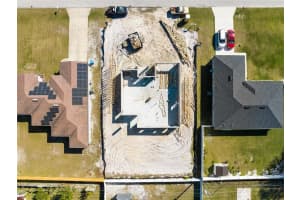 2420 Ainsworth Ave, Deltona, Florida 32738