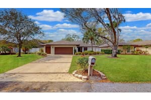13 HUNTLEY COURT, HAINES CITY, FL 33844 Sold 06/30/23