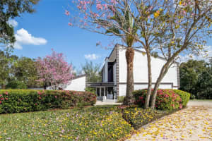 8929 CRICHTON WOOD COURT, ORLANDO, FL 32819 Sold 03/22/23