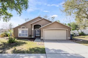 1040 ARBOR HILL CIRCLE, MINNEOLA, FL 34715 Sold 04/11/23
