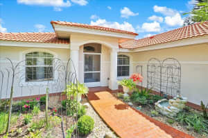 177 MORNING DEW COURT, WINTER HAVEN, FL 33884 Sold 04/28/23