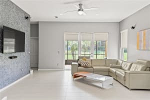 8718 The Esplanade #16 Orlando, FL 32836 Sold 06/28/23