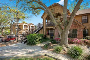 370 LAKE ONTARIO COURT, ALTAMONTE SPRINGS, FL 32701 Sold 04/06/23
