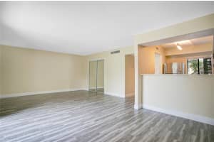 191 SCOTTSDALE SQUARE, WINTER PARK, FL 32792 Sold 03/27/23