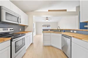 10103 MARONDA DRIVE, RIVERVIEW, FL 33578 Sold 03/22/23