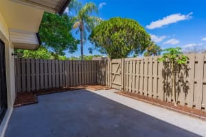 1018 VISTA OAKS CIRCLE, PALM BAY, FL 32905 Sold 05/15/23