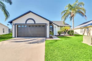 128 LAKE SHORE PARKWAY, DAVENPORT, FL 33896 Sold 04/27/23