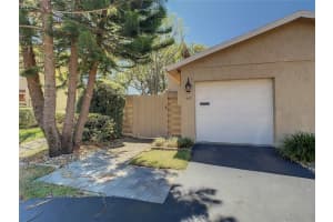 897 Park Lake Cir, Maitland, FL 32751, Sold 04/28/23