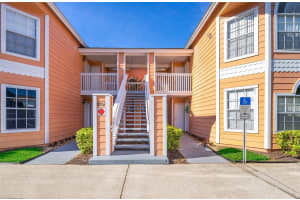8702 KNIGHTSBRIDGE COURT, KISSIMMEE, FL 34747 Sold 04/17/23