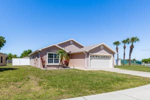 11174 Galvin Dr, Orlando, FL 32837, Sold 04/21/23