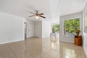 4752 Walden Cir, Orlando, FL 32811, Sold 04/26/23